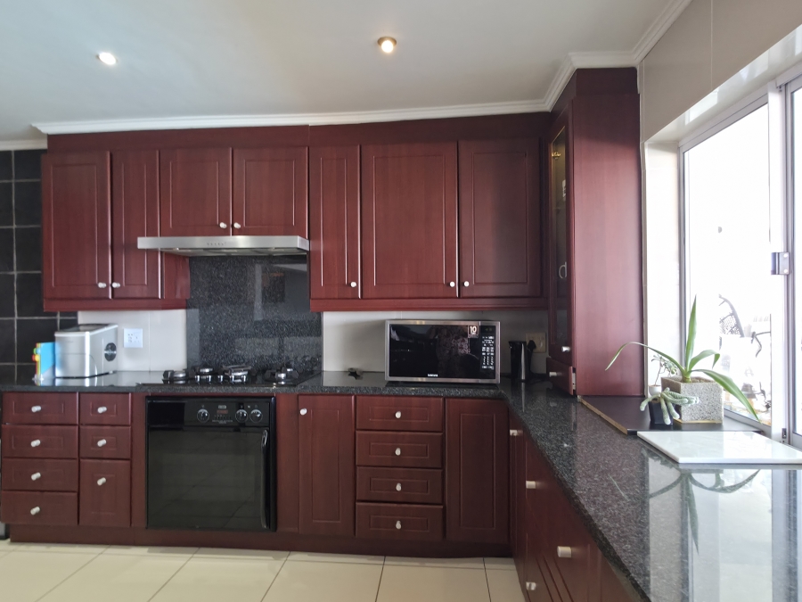 5 Bedroom Property for Sale in Jeffreys Bay Central Eastern Cape